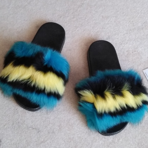 Fluffy Fur Slides Sz 8/8.5 - Picture 1 of 2